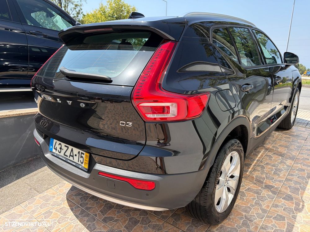 Volvo XC 40 2.0 D3 Momentum Plus - 3