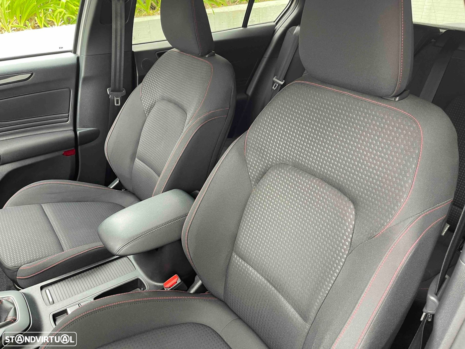 Ford Focus 1.0 EcoBoost ST-Line - 34