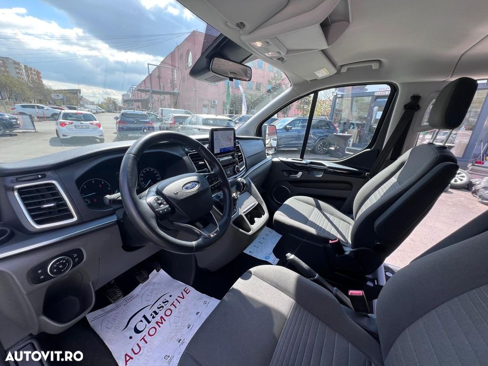 Ford Tourneo Custom - 11