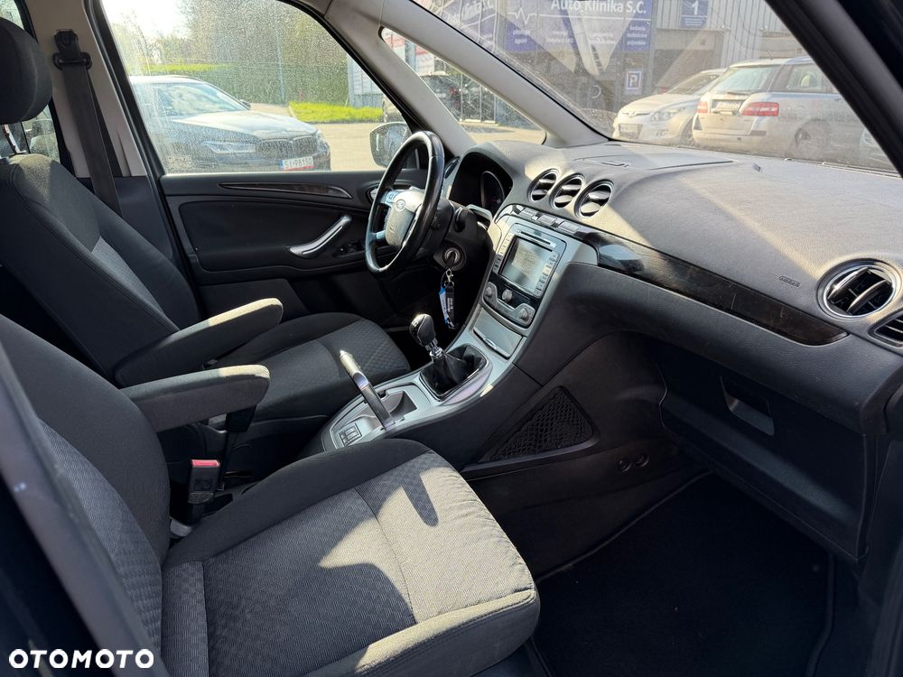 Ford Galaxy 2.2 TDCi Ghia - 18