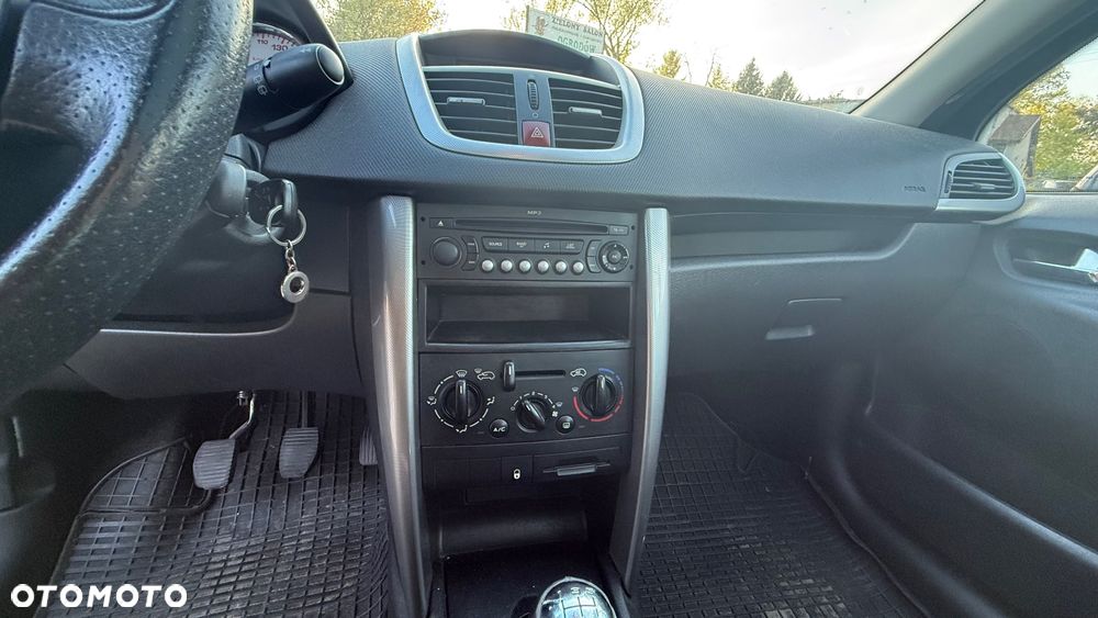 Peugeot 207 - 5