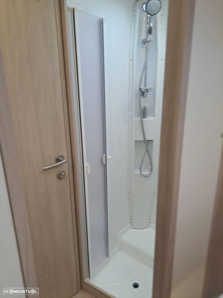 Rapido 696F Premium Edition - 8