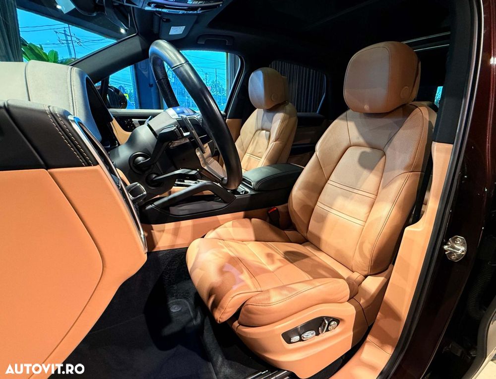 Porsche Cayenne - 16