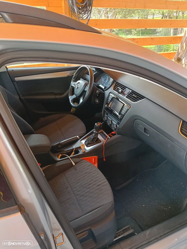 Skoda Octavia Break 1.6 TDi Ambition DSG - 6