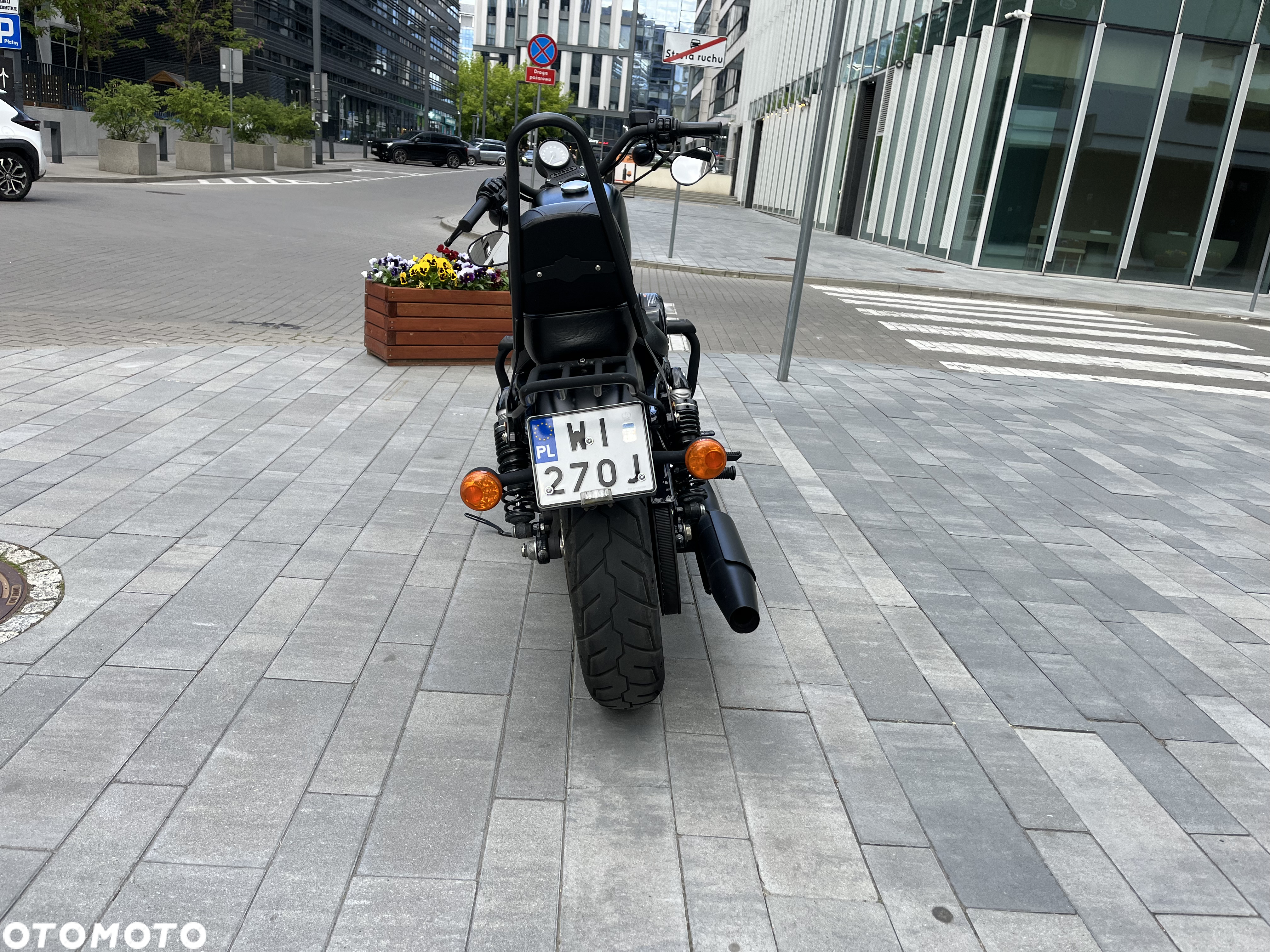 Harley-Davidson Sportster Iron 883 - 4