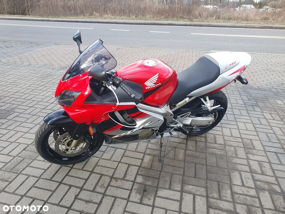 Honda CBR - 32