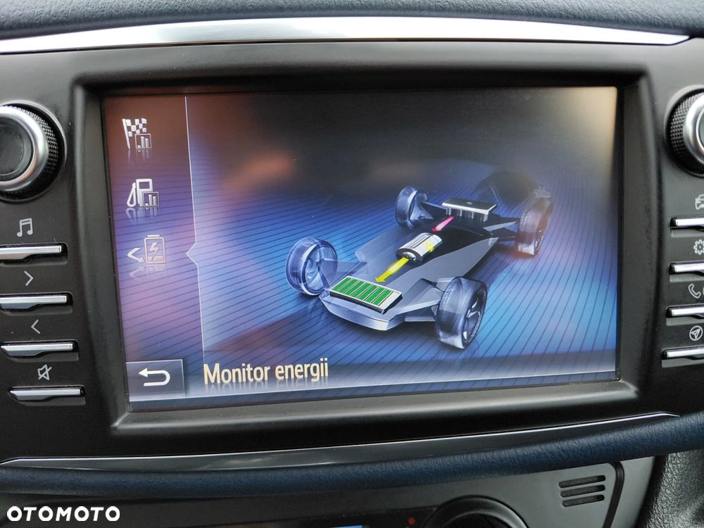 Toyota Yaris Hybrid 100 Selection Platinum - 33