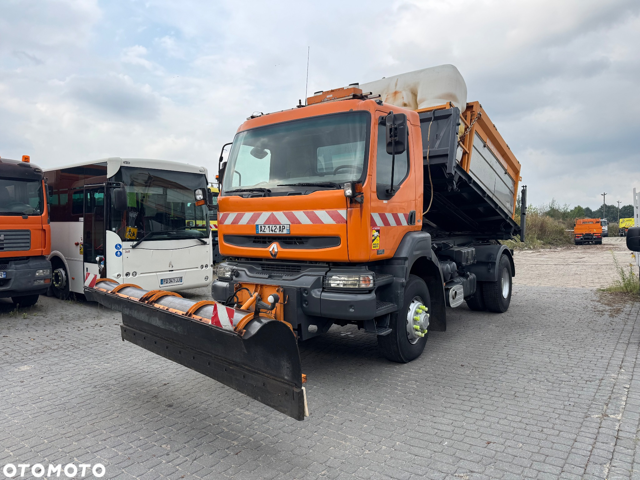 Renault Kerax 4x4 320DCi Wywrotka 3str 2004r. Klima SPECJALNY Solarka ACOMETIS Piaskarka Pług - 2