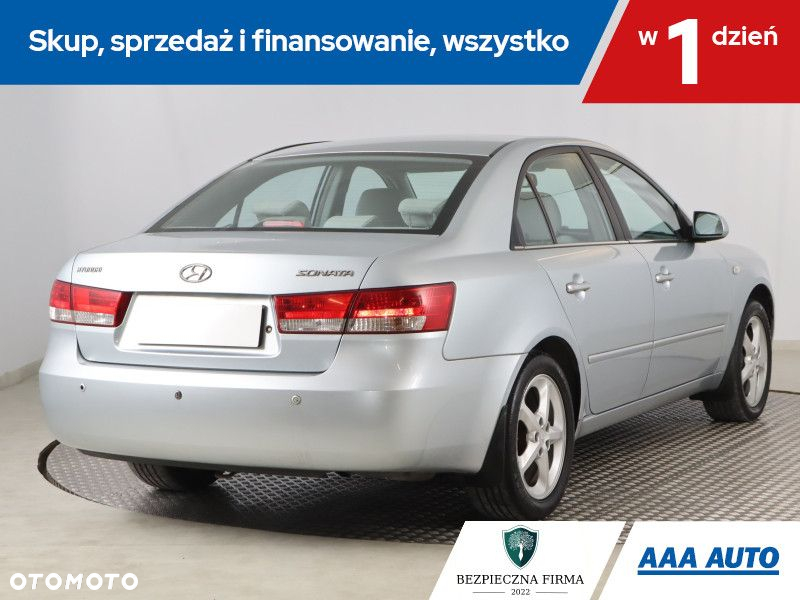 Hyundai Sonata - 6