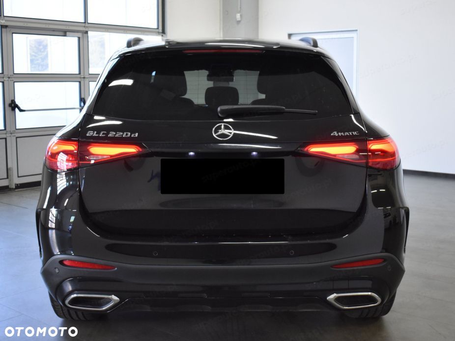 Mercedes-Benz GLC - 4