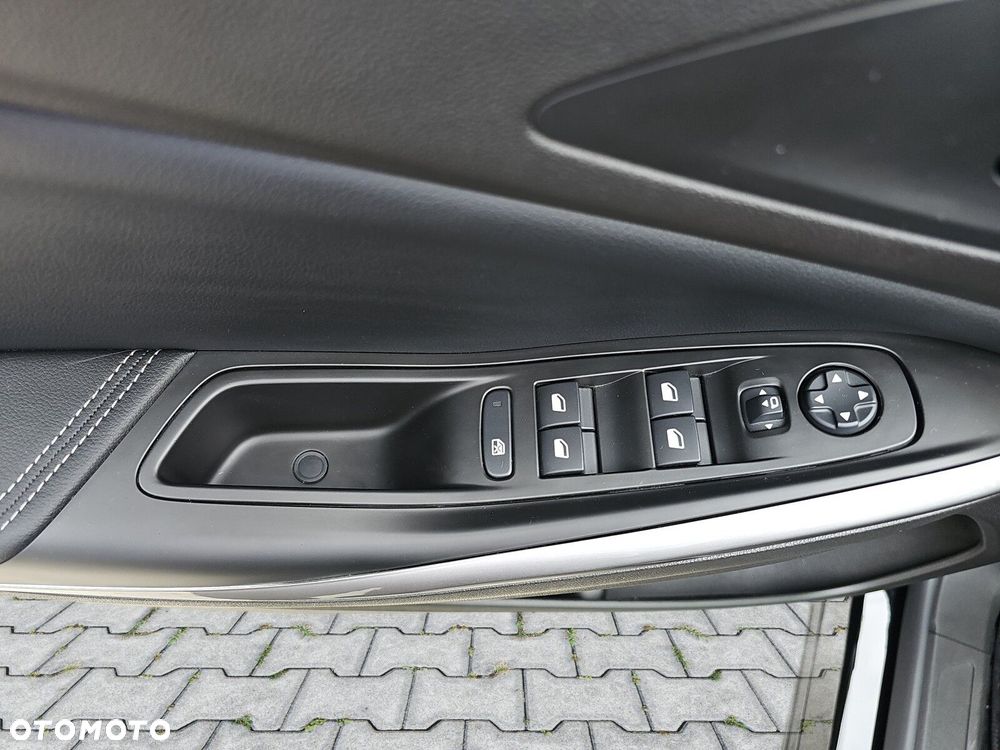 Opel Grandland 1.2 T Business Edition S&S - 24