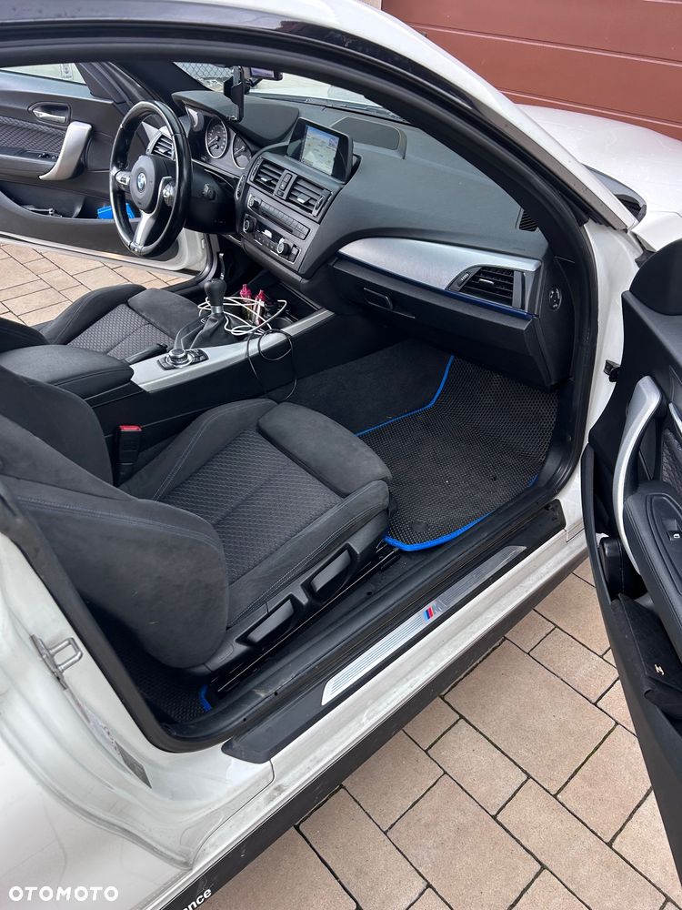 BMW Seria 2 220d - 18
