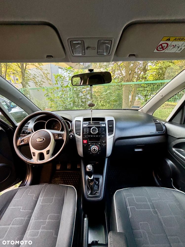 Kia Venga 1.6 CRDi 128 Fifa World Cup Edition - 8