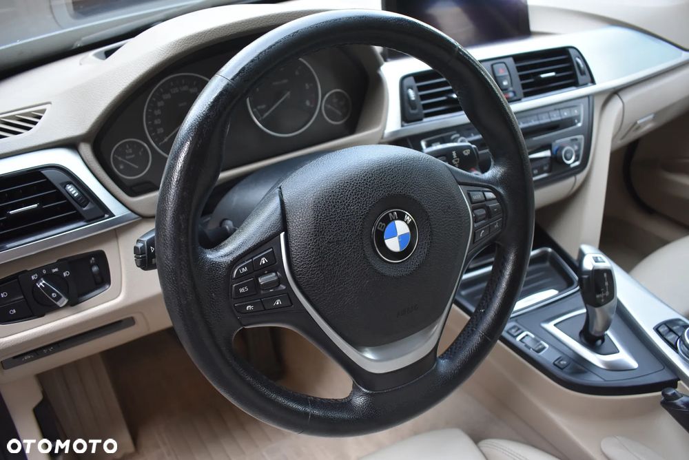 BMW Seria 3 320d xDrive Modern Line - 9