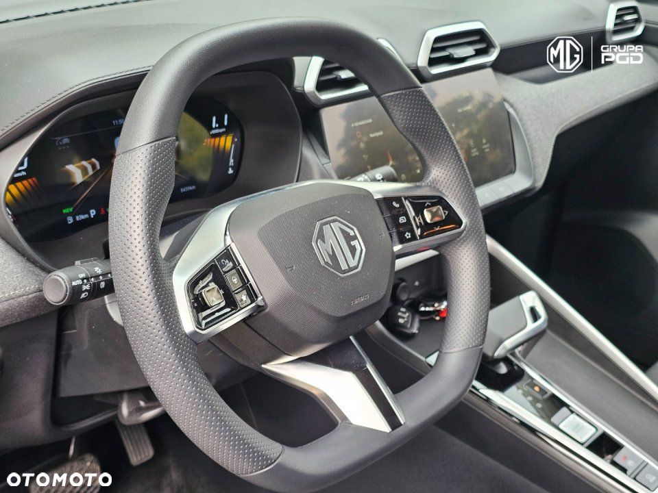MG ZS - 13
