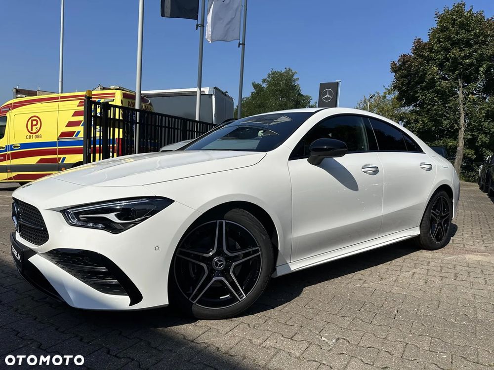 Mercedes-Benz CLA 180 AMG Line 7G-DCT - 4