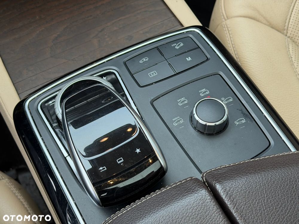 Mercedes-Benz GLS 350 d 4Matic 9G-TRONIC AMG Line - 34