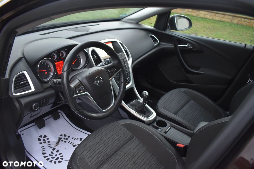 Opel Astra 1.4 Turbo Cosmo - 28