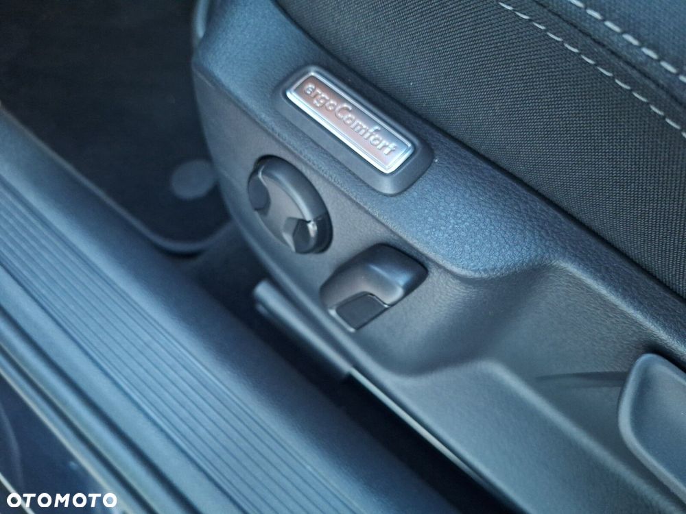 Volkswagen Passat - 12