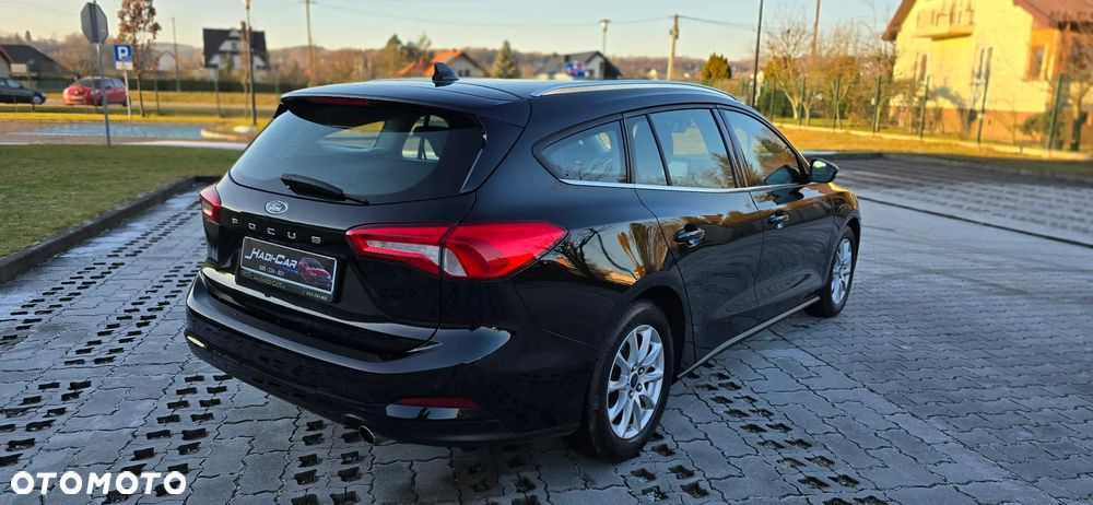Ford Focus SW - 9