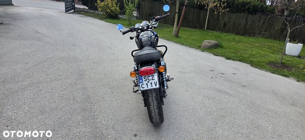 Triumph Bonneville - 6