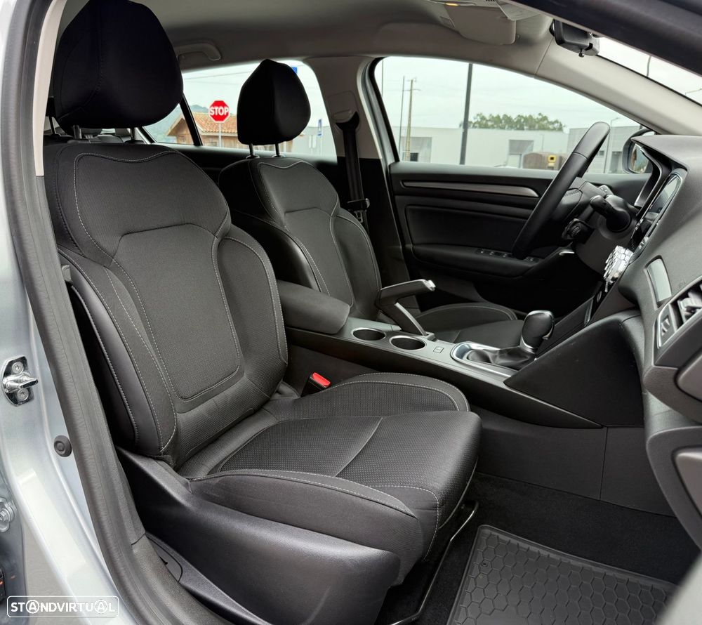 Renault Mégane Sport Tourer 1.5 Blue dCi Limited EDC - 21