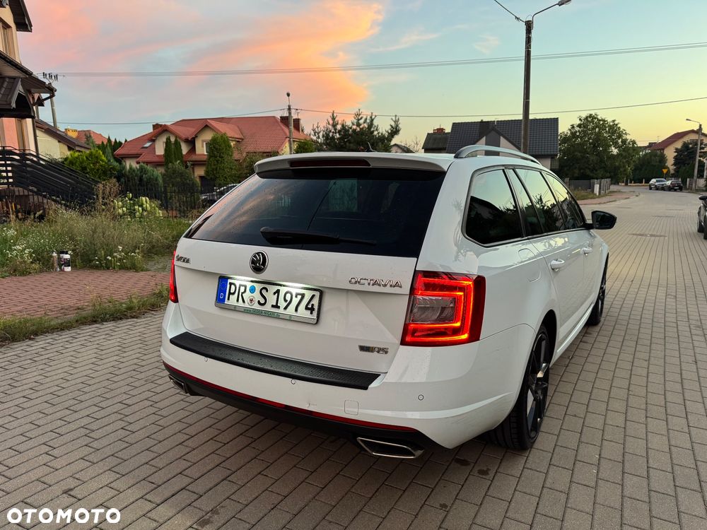 Skoda Octavia Combi 2.0 TDI (Green tec) RS - 15