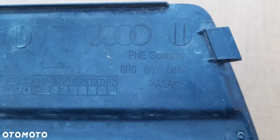 Audi Q5 kratka zderzaka przedniego lewa 8R0807681A - 4