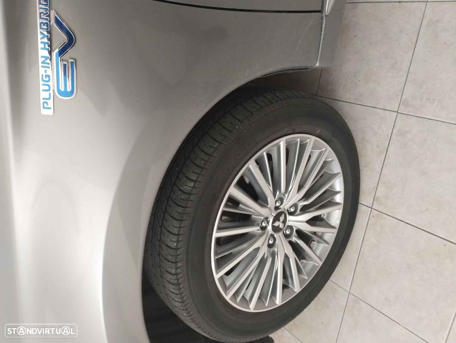 Mitsubishi Outlander 2.4 Instyle - 9