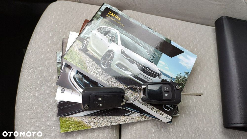 Opel Zafira - 15
