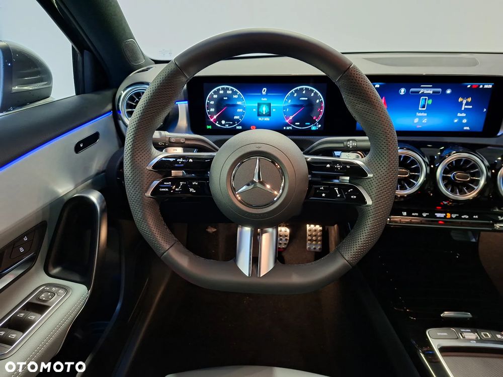 Mercedes-Benz Klasa A 200 AMG Line 7G-DCT - 2