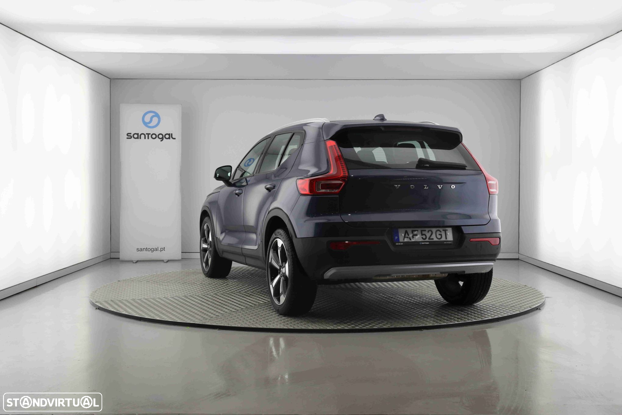 Volvo XC 40 2.0 B4 Momentum Plus - 3