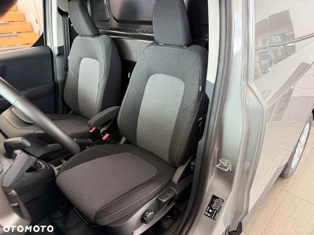 Ford Transit Courier - 14