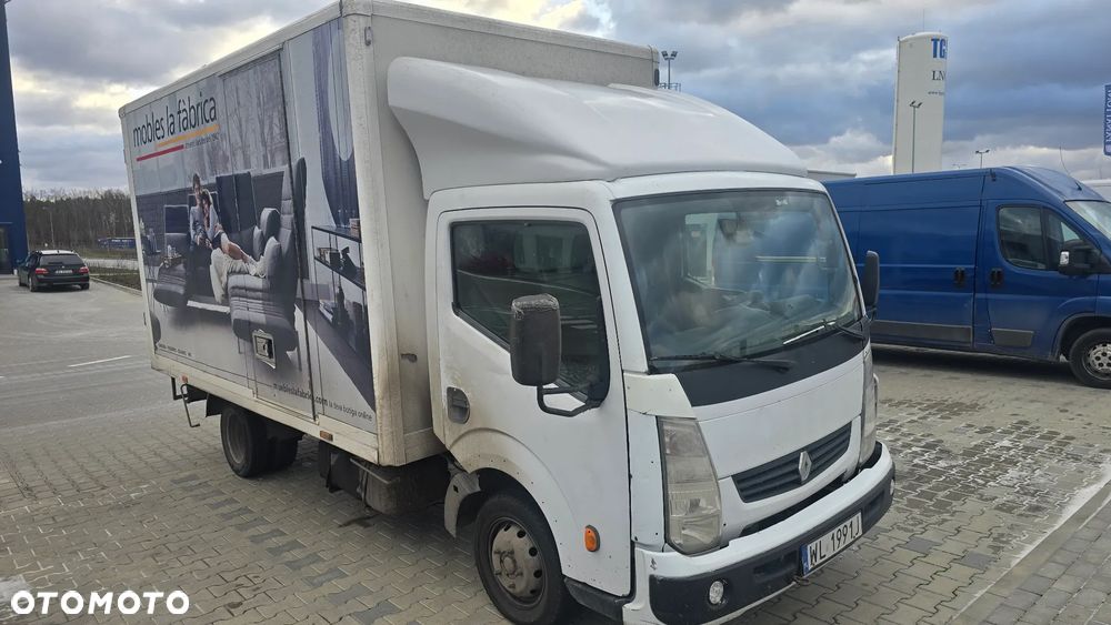 Renault Maxity - 2