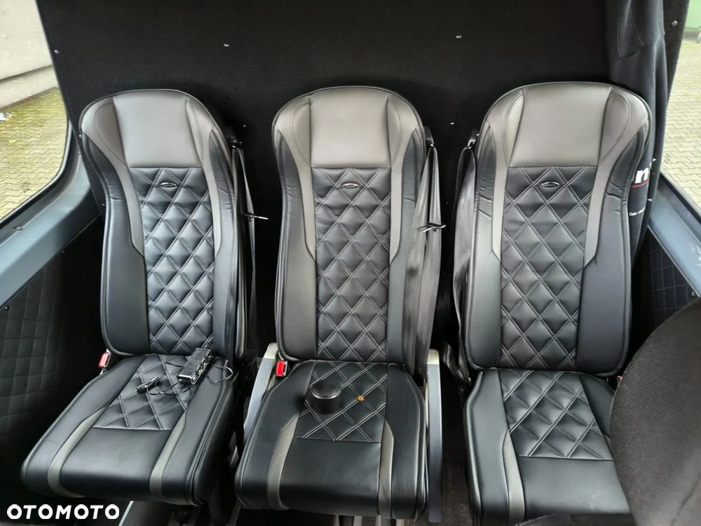 Mercedes-Benz Sprinter - 8