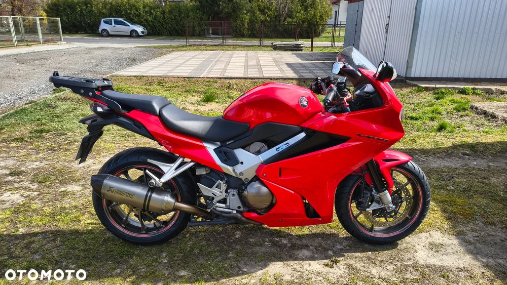 Honda VFR - 3