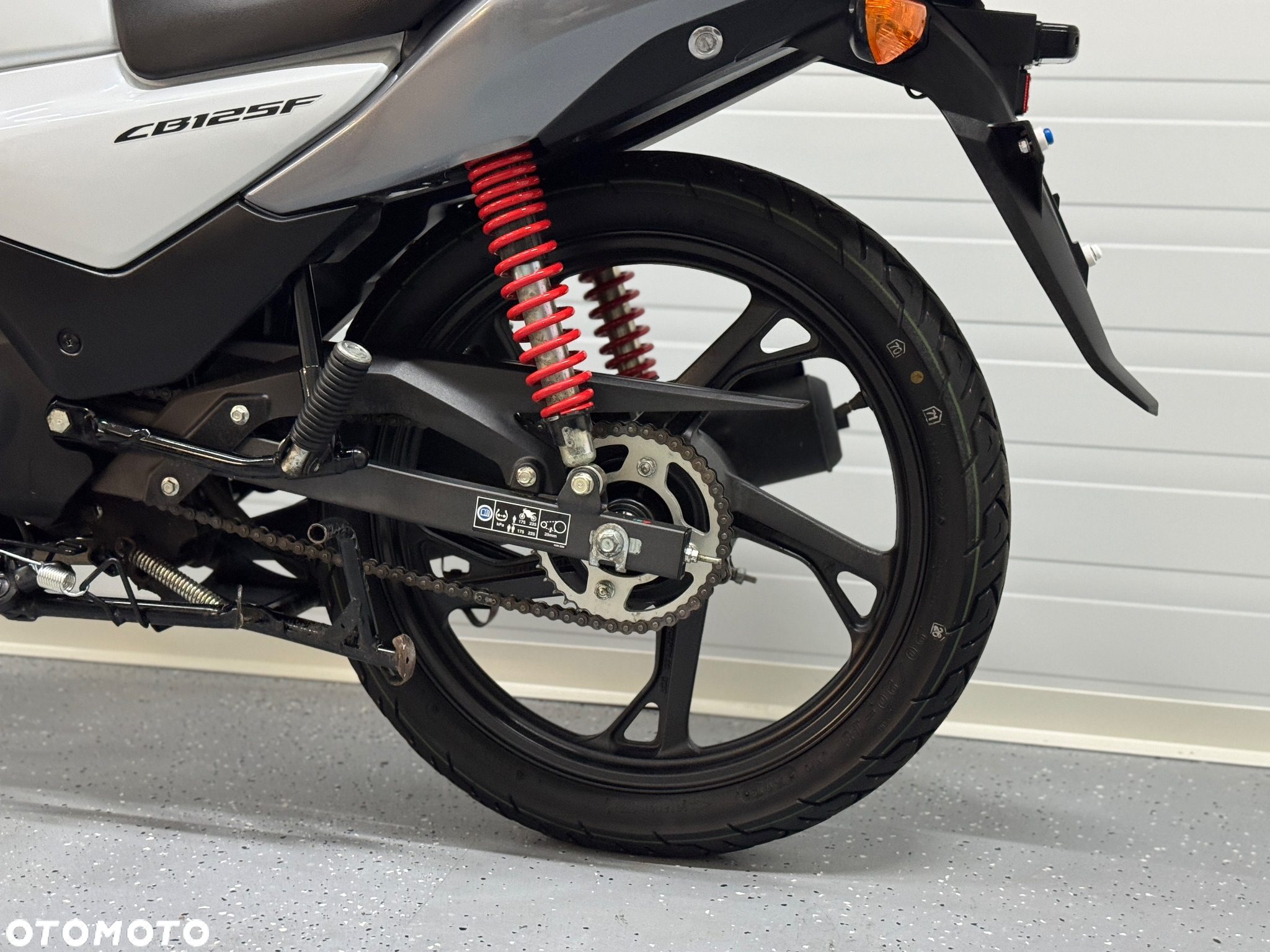 Honda CBF - 12