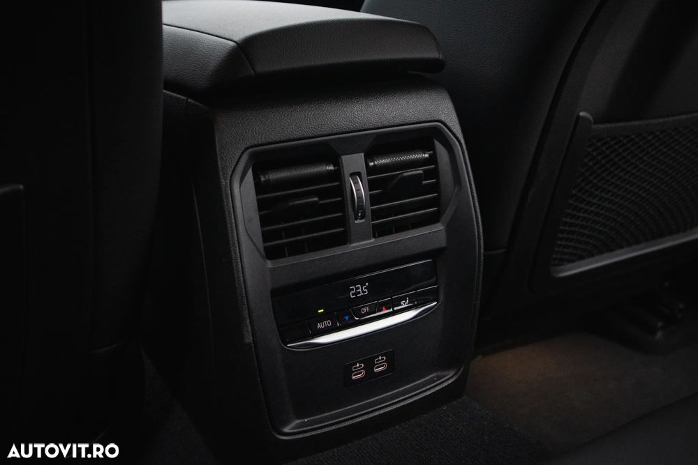 BMW Seria 3 330e Aut. M Sport - 28