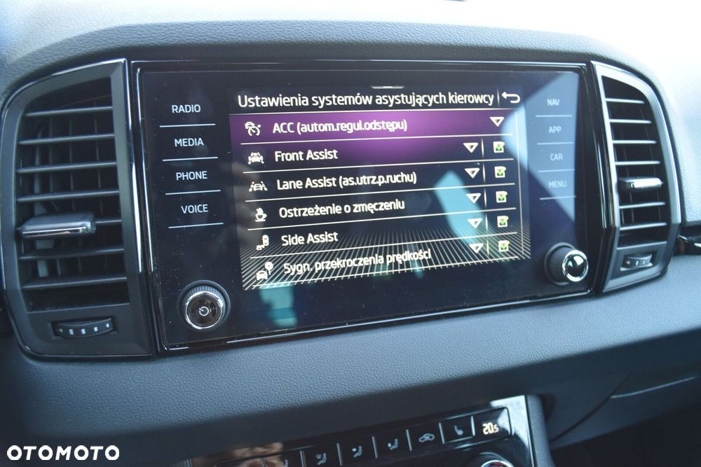 Skoda Karoq 1.5 TSI ACT Sportline DSG - 22