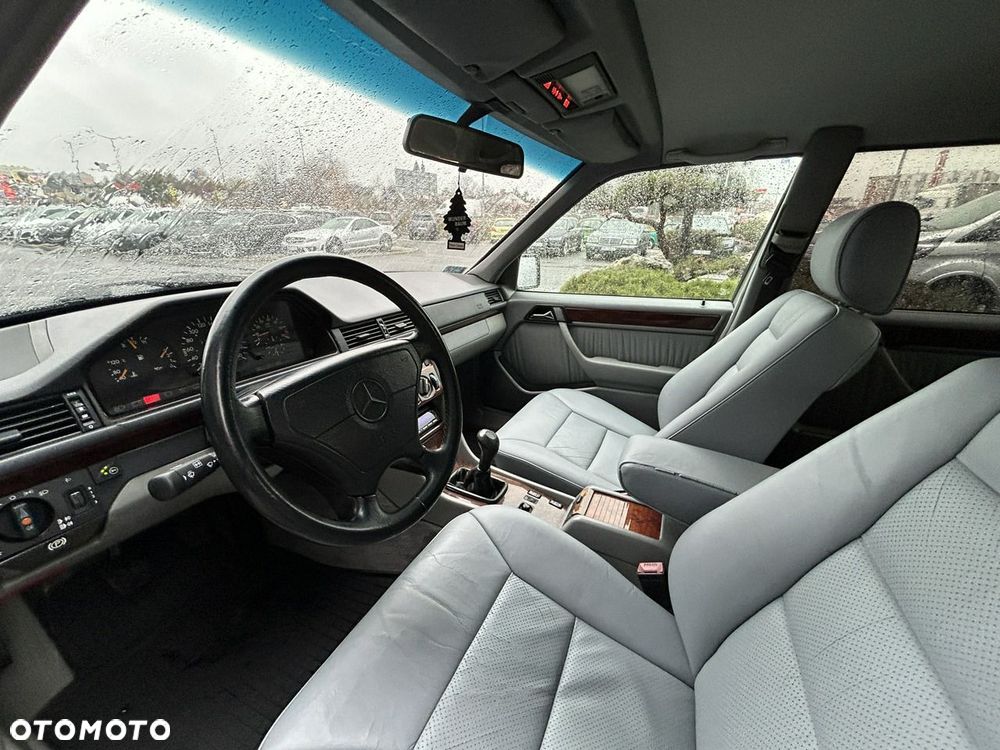 Mercedes-Benz Klasa E 200 Avantgarde - 9