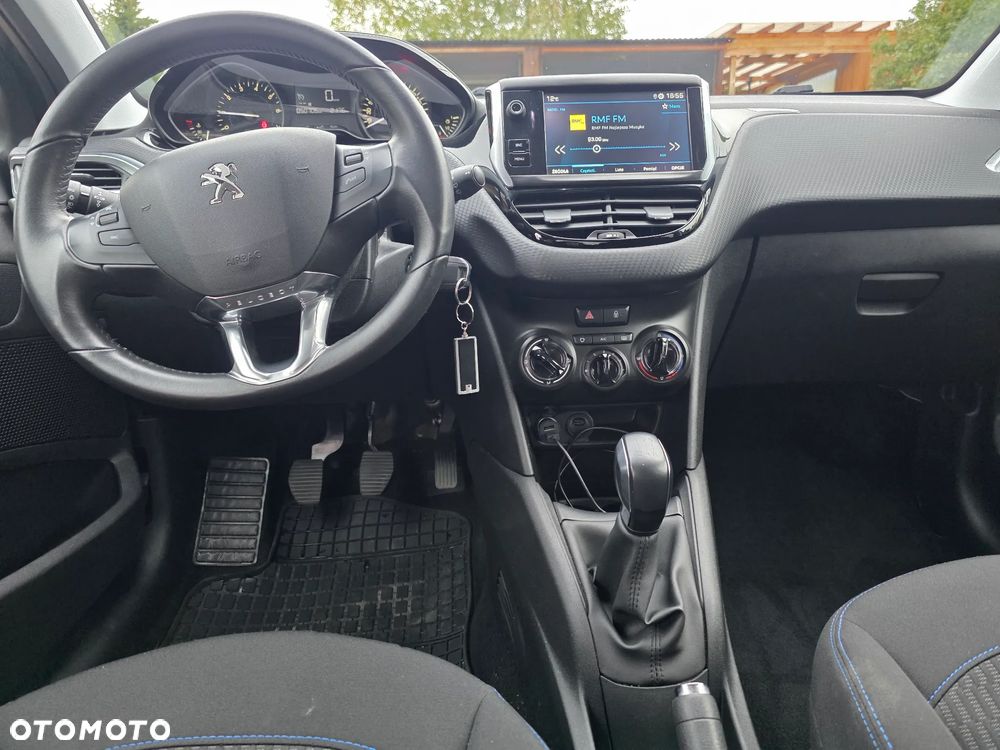 Peugeot 208 - 15