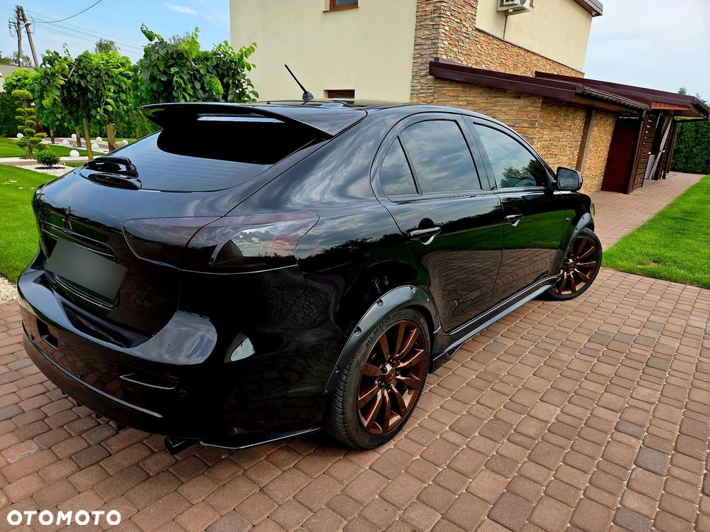 Mitsubishi Lancer - 3