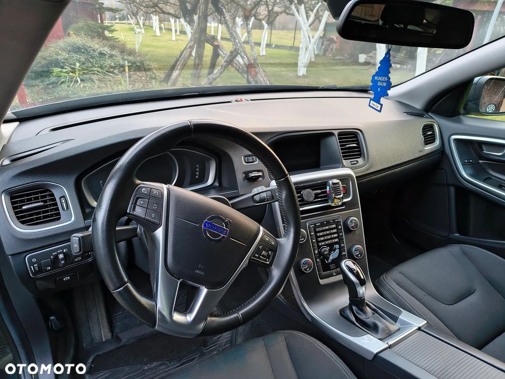 Volvo V60 D3 Geartronic Kinetic - 16