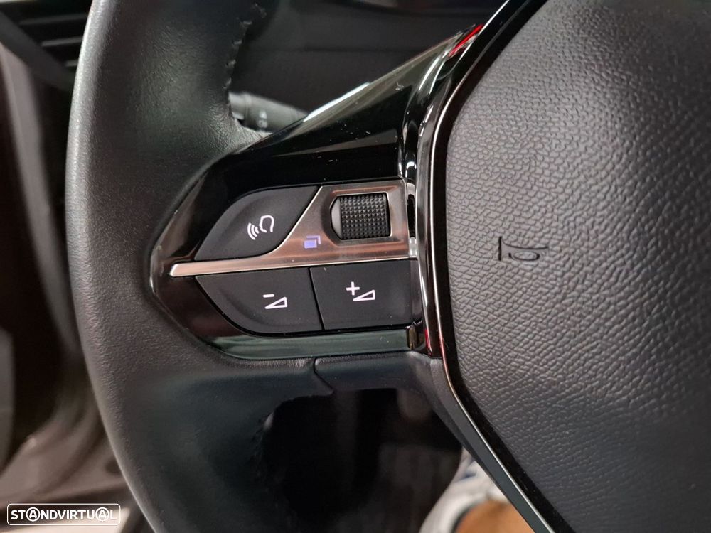 Peugeot 2008 1.2 PureTech Active - 16