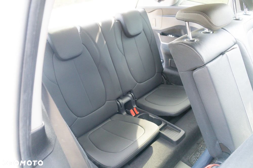 BMW Seria 2 216d Luxury Line - 7