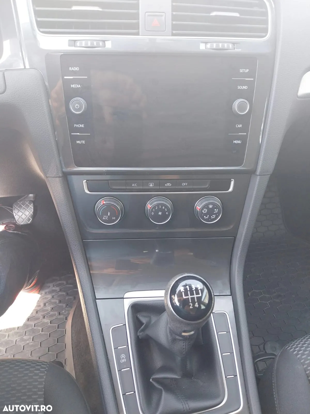 Volkswagen Golf - 6
