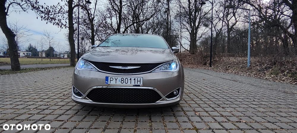 Chrysler Pacifica - 23