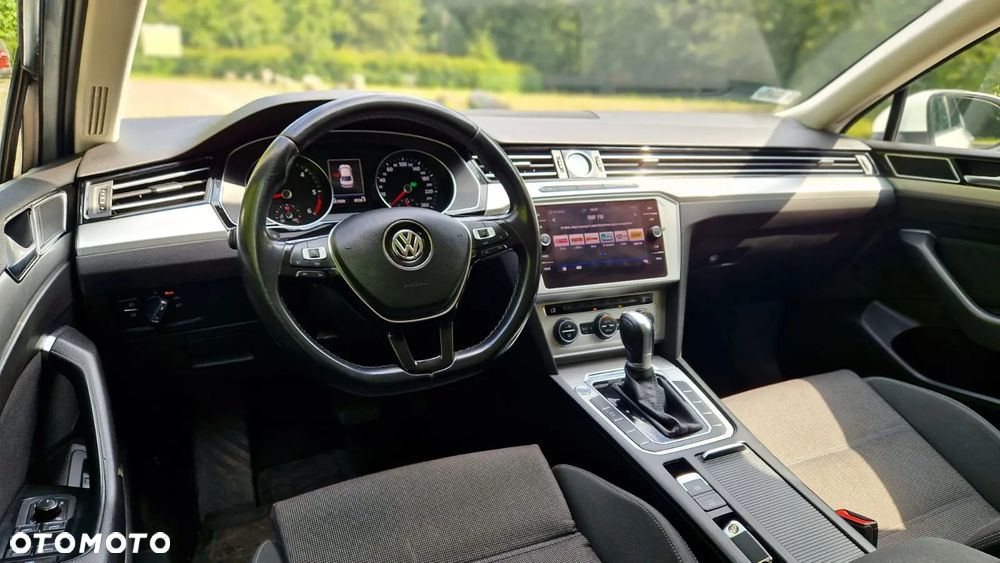 Volkswagen Passat - 10