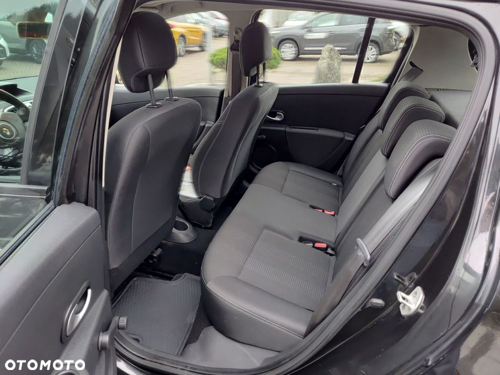 Renault Clio - 9