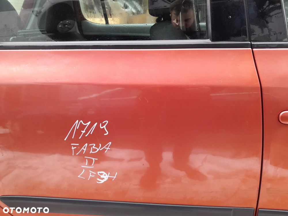 SKODA FABIA II DRZWI PRAWE TYLNE PRAWY TYŁ HB KOLOR: LF3H - 3